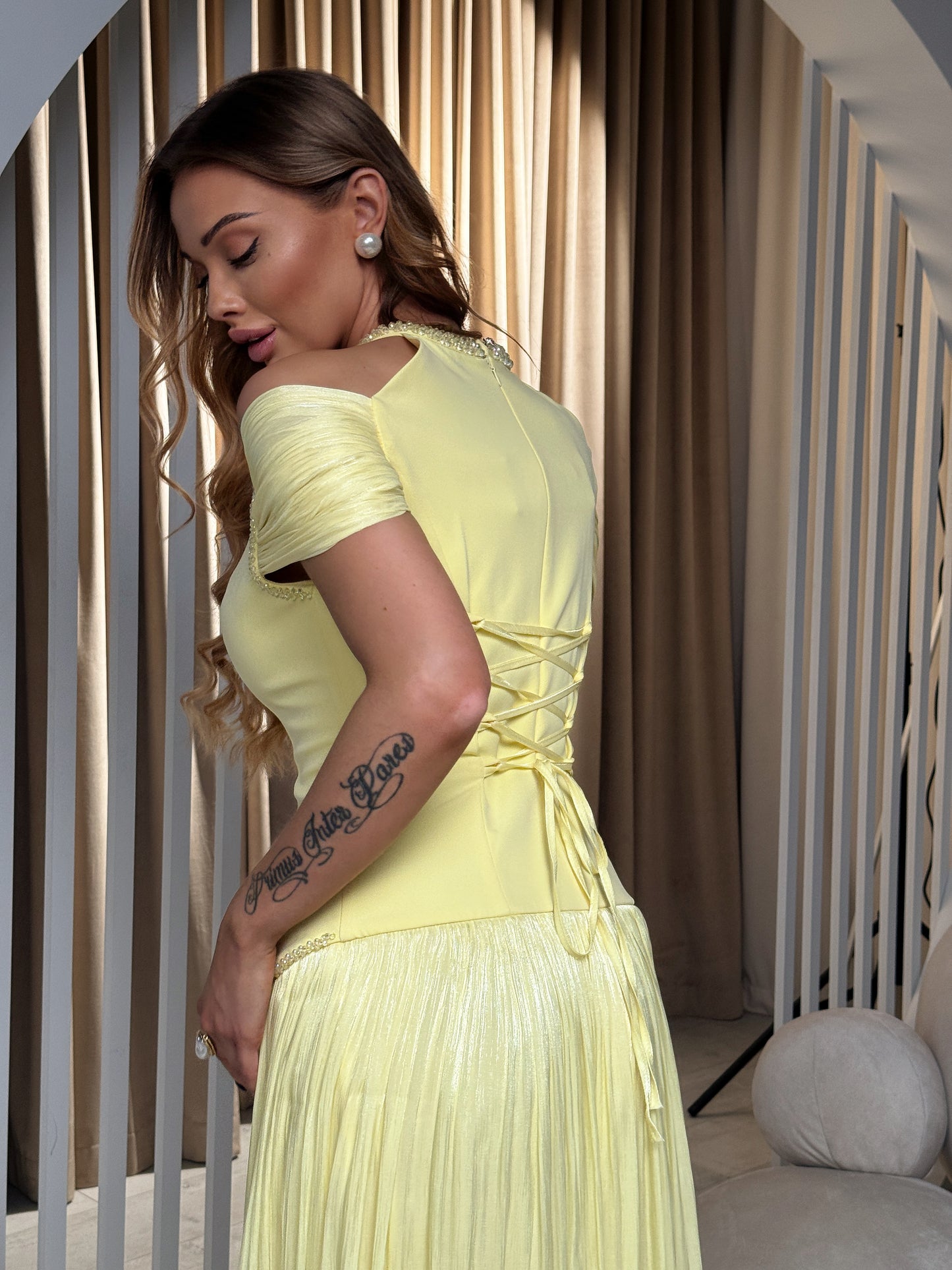 Golden Glow Lia